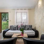 Casa Ana Tripari By Briskva Вилла Вишнян