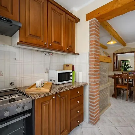 Casa Ana Tripari By Briskva *