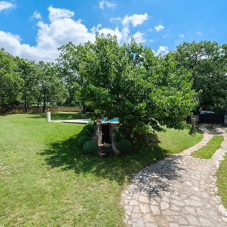 Casa Ana Tripari By Briskva