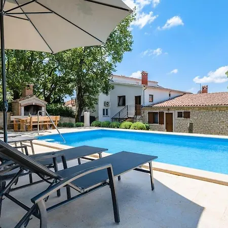 Casa Ana Tripari