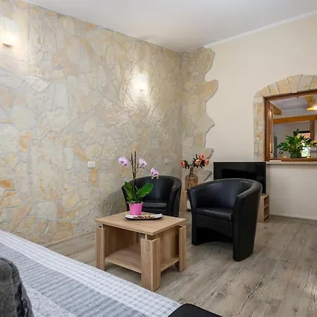 Casa Ana Tripari By Briskva Višnjan