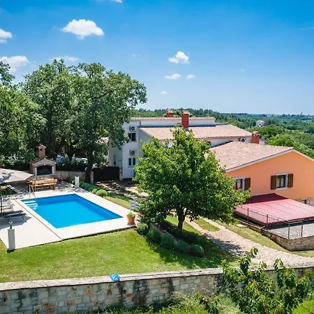 Casa Ana Tripari