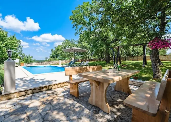 Casa Ana Tripari By Briskva Βίλα *