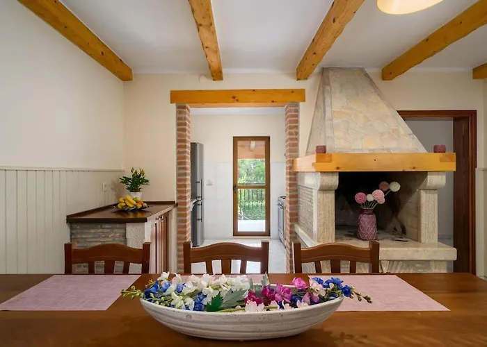 Βίλα Casa Ana Tripari By Briskva *