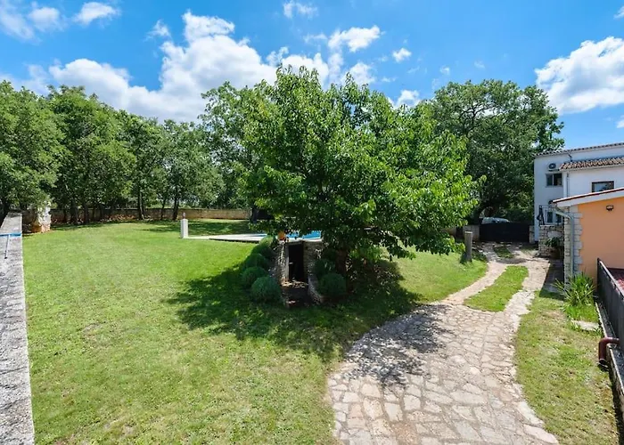 Casa Ana Tripari By Briskva